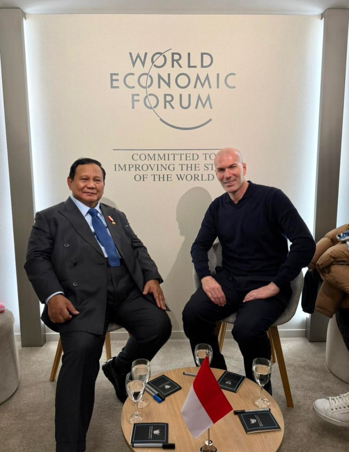 – Seskab Teddy Ungkap Percakapan 45 Menit Prabowo dengan Zidane