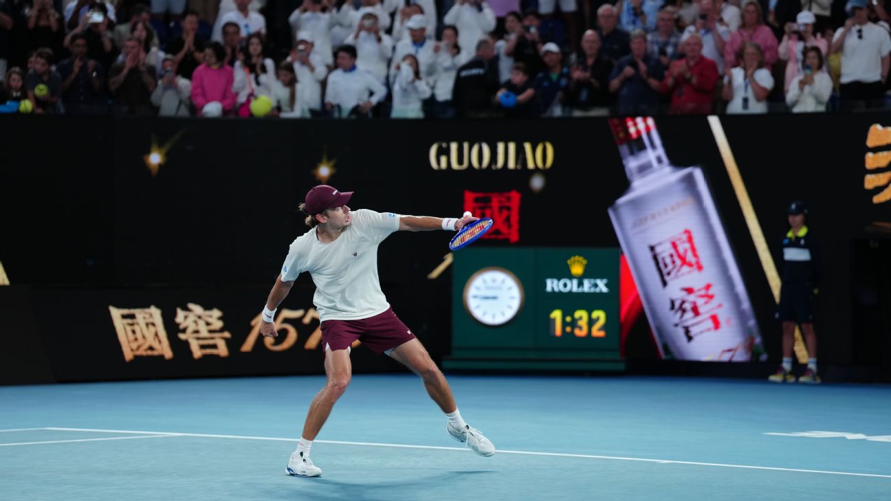 Australian Open as it happened: Alex de Minaur cruises into quarters; Ukraine