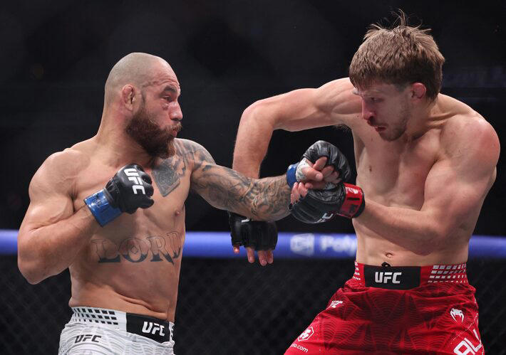 Jean Silva garante triunfo sobre Arnold Allen por decisão unânime Foto: Ian Maule/AFP