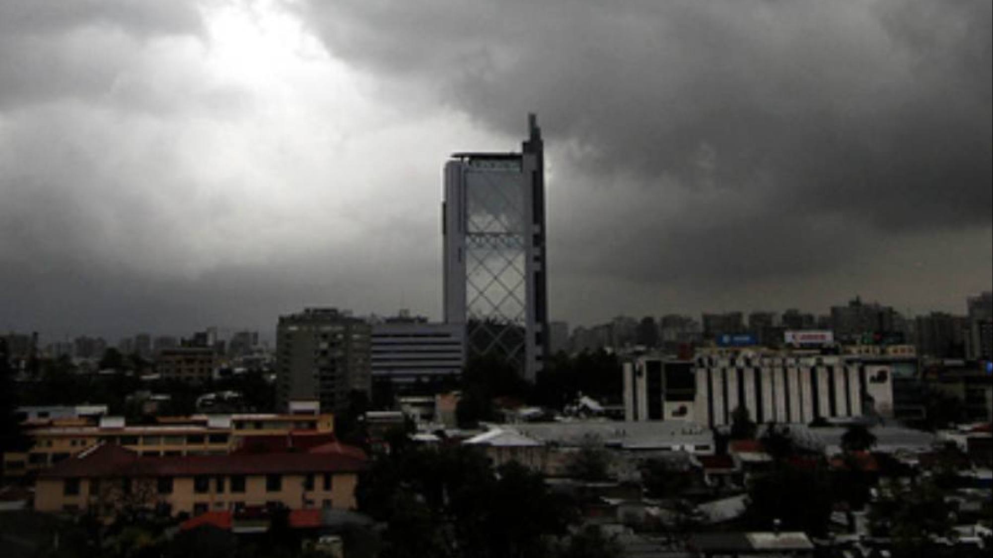 ¿A qué hora comienza la lluvia este viernes en la Región Metropolitana?
