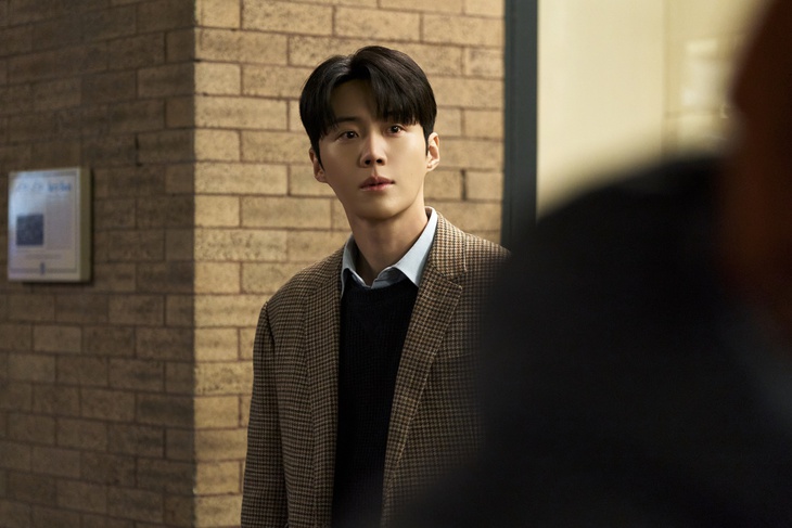 Kim Seon Ho giải thích về hình ảnh mua điện thoại ở Hà Nội 'hot rần rần'