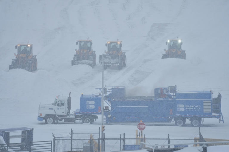 More than 15,000 flights canceled as massive winter storm sweeps across US