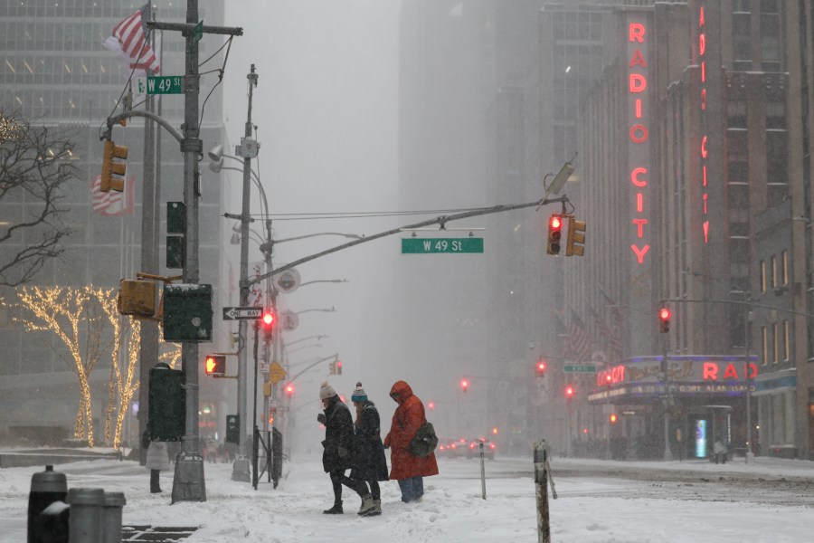 NYC sees staggering snowfall in first hours of storm<br><br>