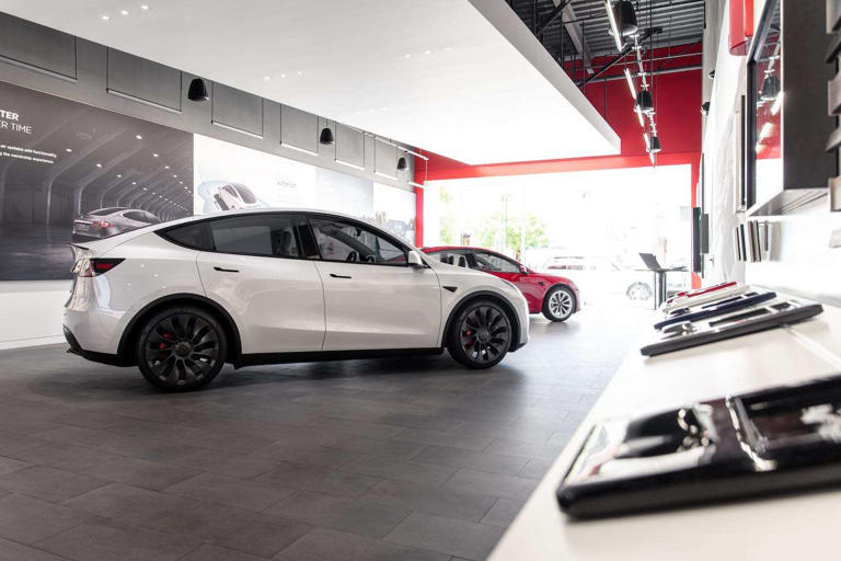 Tesla fait désormais payer l’aide au maintien de voie sur les nouveaux ...