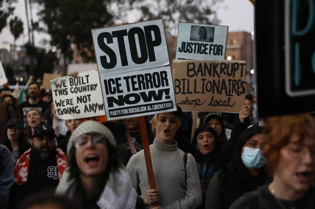 Senador republicano exige investigación completa tras asesinato de Alex Pretti