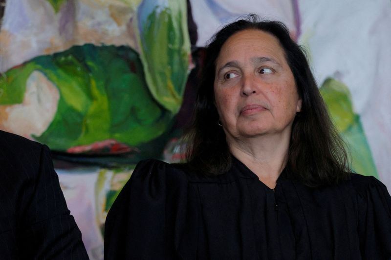 Juez estadounidense bloquea intento de la administración Trump de terminar con estatus legal de 8.400 migrantes