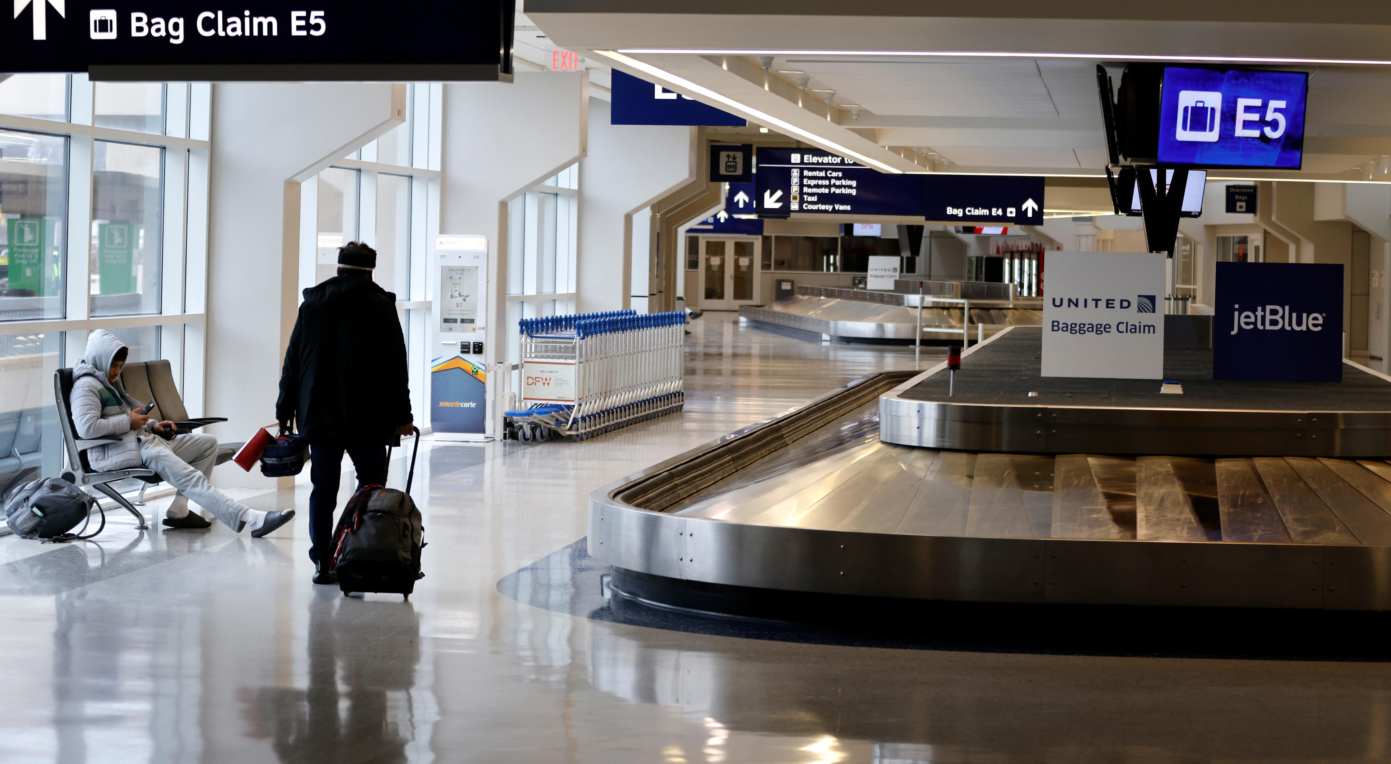 US flight cancellations hit highest level since the pandemic