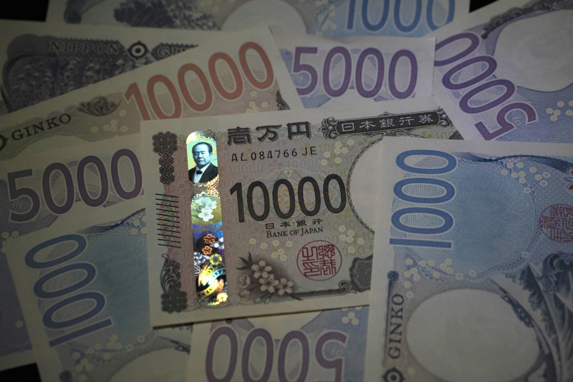 円が対ドルで154円台後半に上昇、高市首相の発言受け－シドニー市場