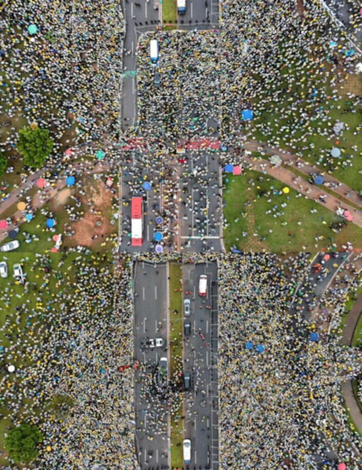 O Monitor do Debate Político e a ONG More in Common calcularam 18 mil pessoas (+- 2,2 mil) na manifestação “Acorda, Brasil”, realizada na Praça do Cruzeiro, no dia 26 de janeiro de 2026. Organizado pelo deputado federal Nikolas Ferreira, o ato foi o ponto final de uma caminhada que pediu liberdade e justiça ao ex-presidente Jair Bolsonaro e aos condenados pelo 08 de janeiro. Foto: More in Common e Monitor do Debate Político/USP/Divulgação