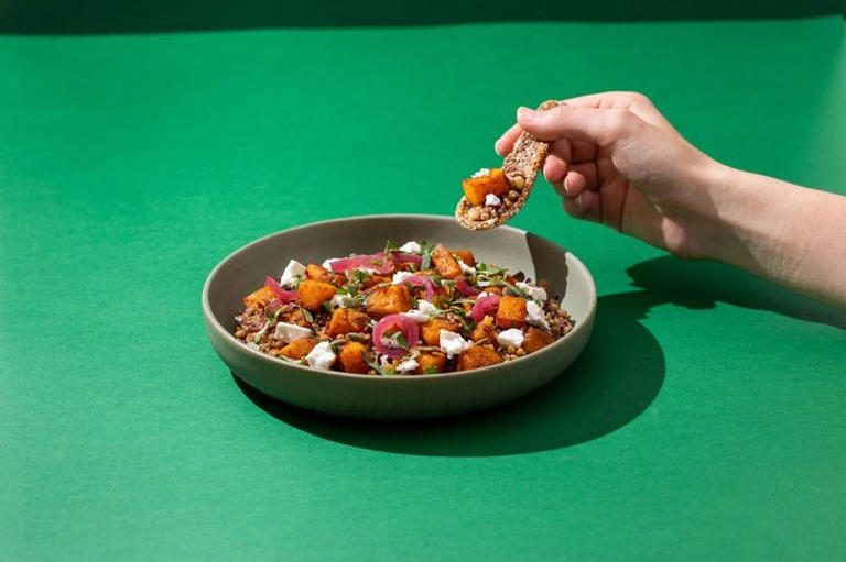 Brit invents edible spoon rolled out by UK cafe chain and it's only 30 ...