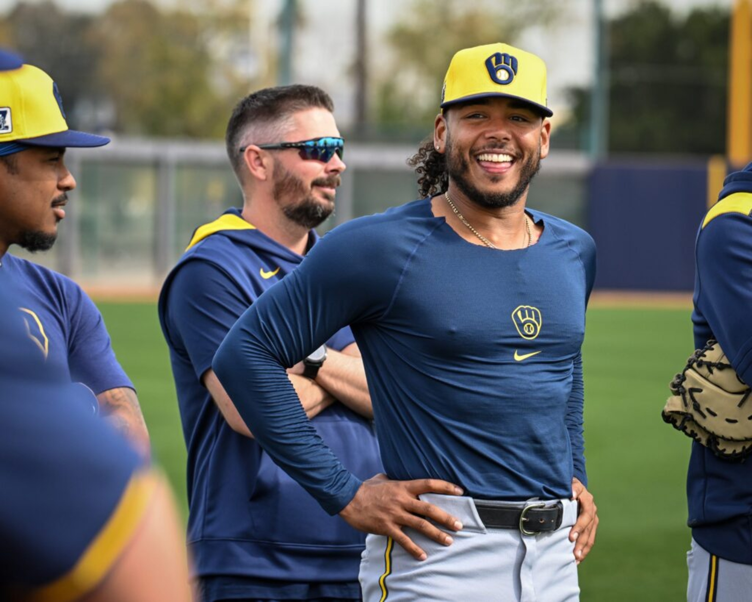 Sunday MLB notes: The New York teams are active, Valdez market and more<br><br>