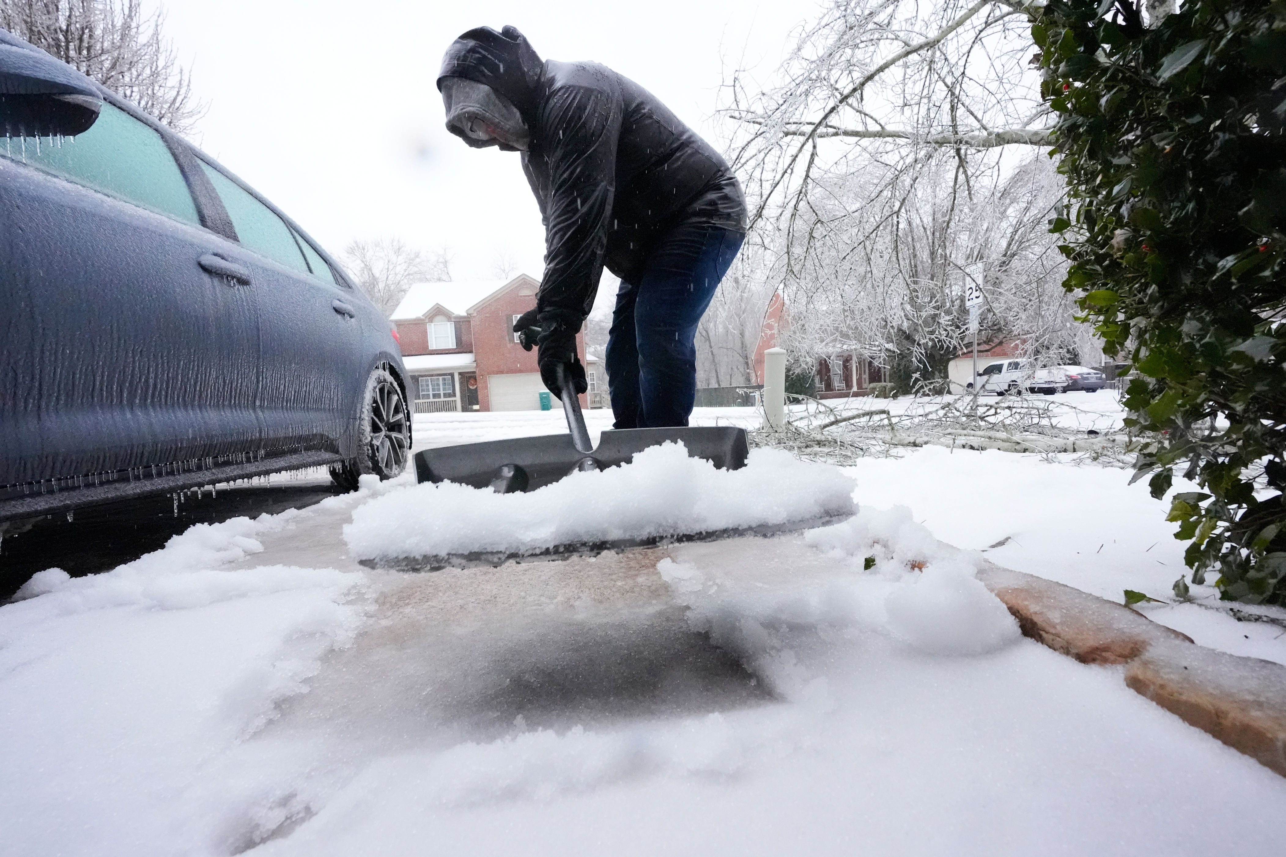 At least 2 dead as winter storm grips much of the US