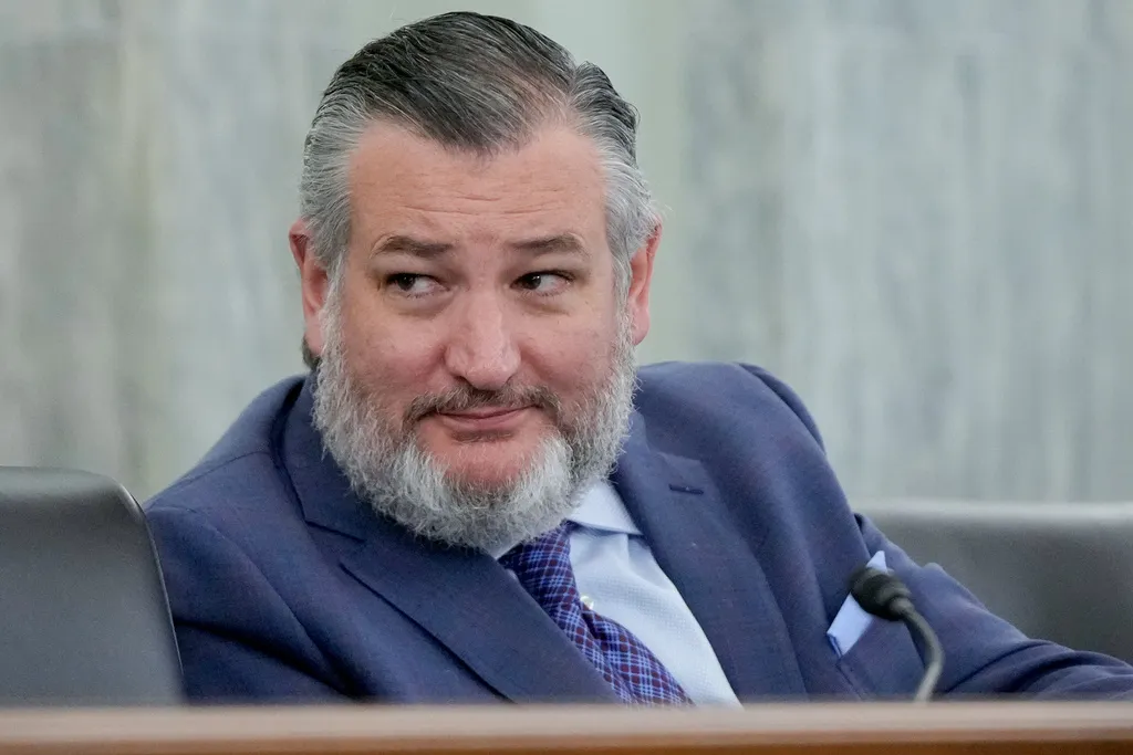 Secret recordings reveal Cruz ripping Trump and Vance to donors: Report<br><br>