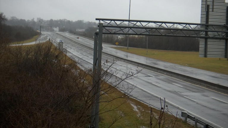 Crews prepare for icy roads as outages linger across East Tennessee