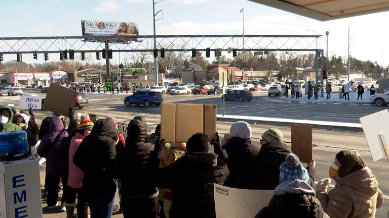 Omaha residents protest ICE in wake of second fatal shooting in Minneapolis