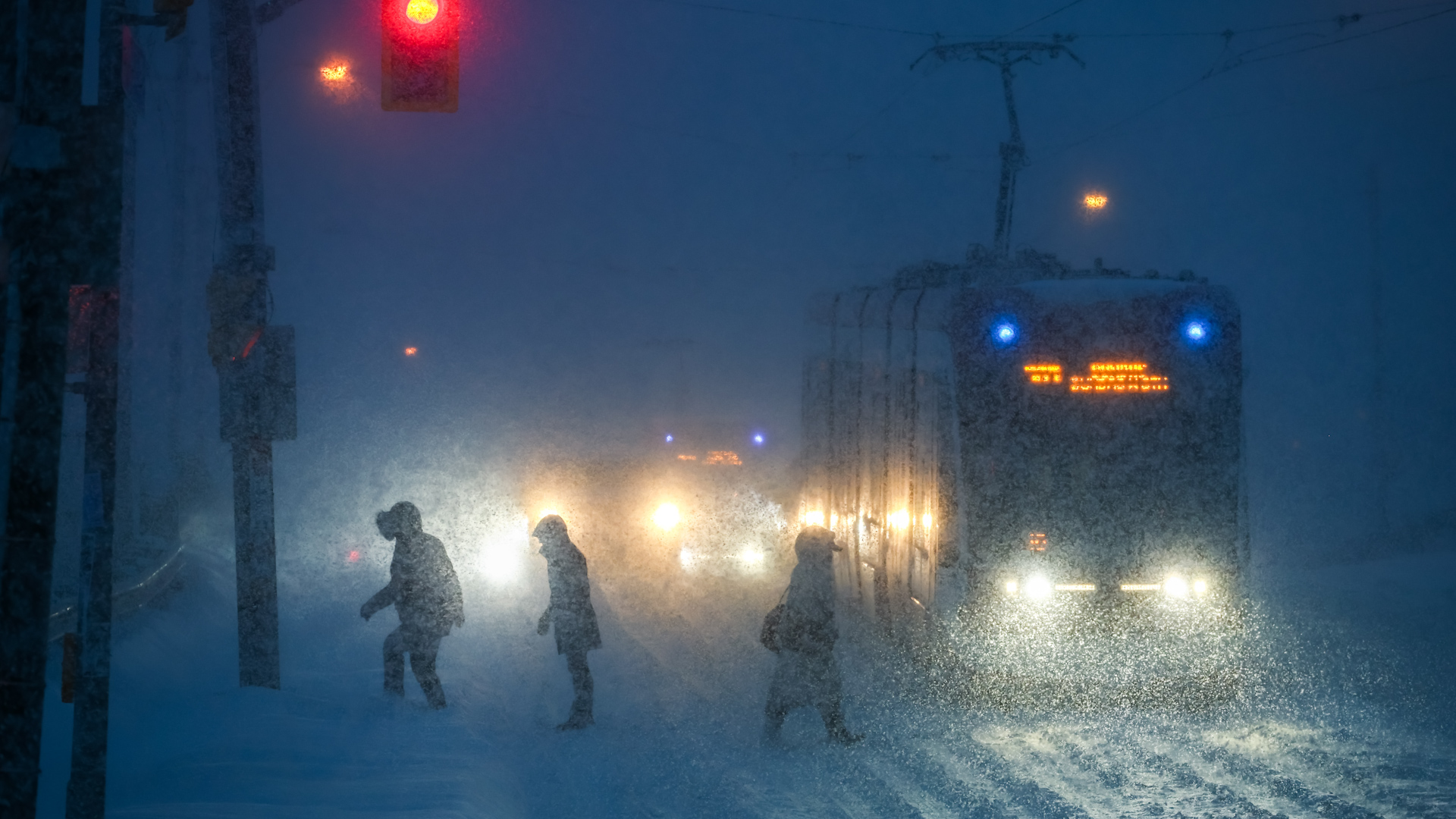 Flights, schools cancelled in Toronto as 'historic' winter storm ...