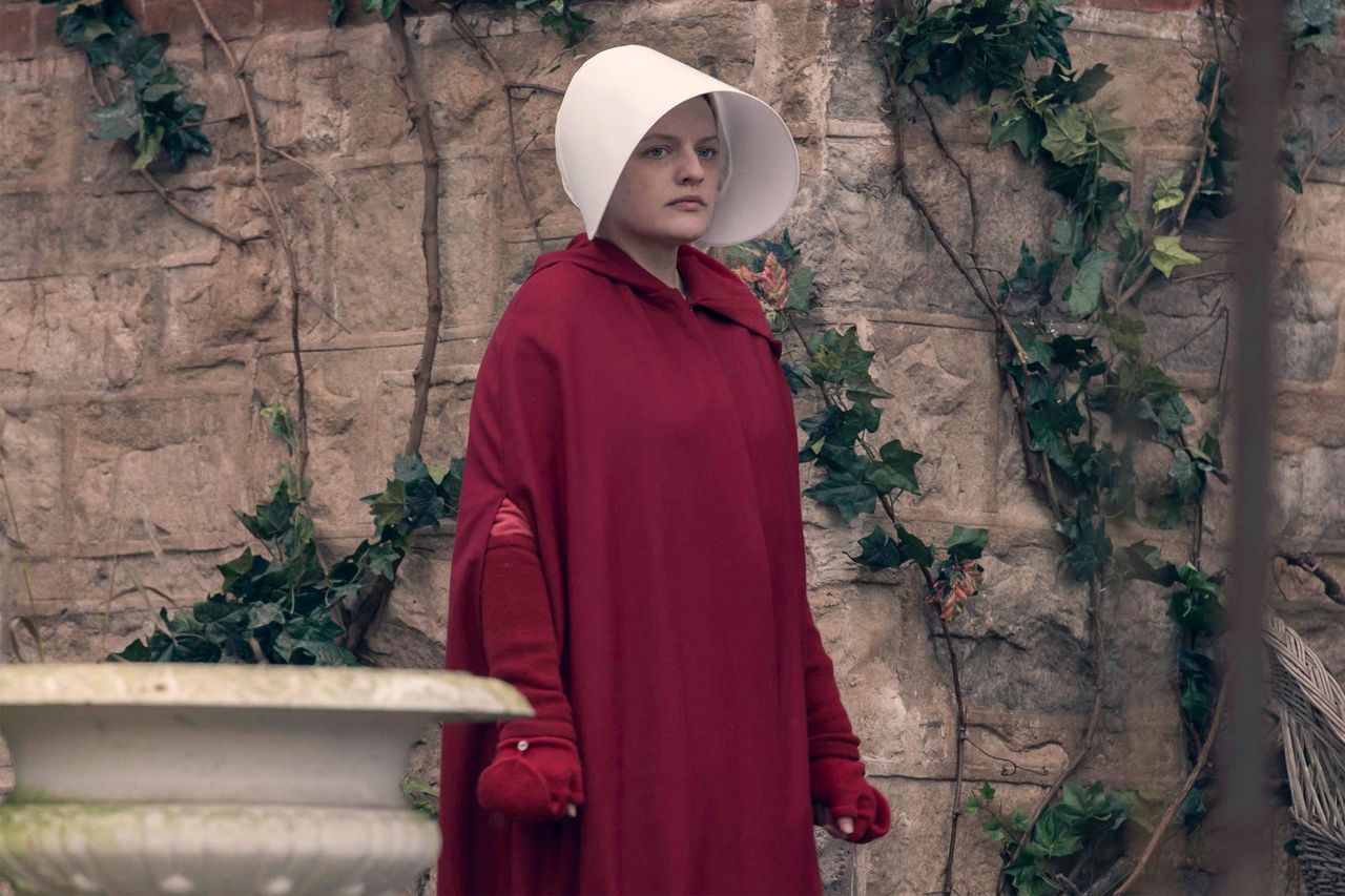 Elly Dassas/Hulu Elisabeth Moss in ‘The Handmaid’s Tale’ season 3 (2019)