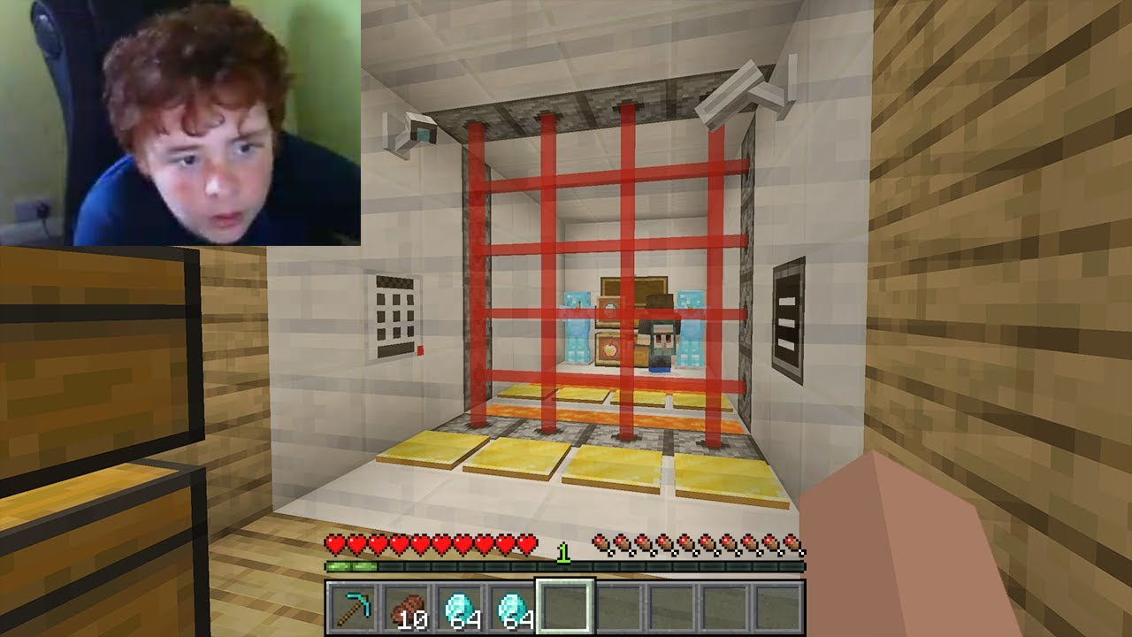 I found a Streamers hidden SECURE BASE in Minecraft...