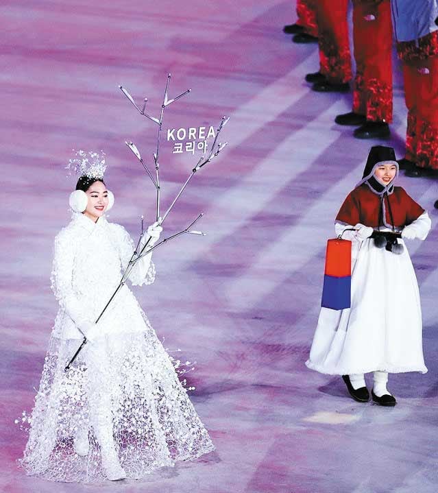 Snowflake fairy costume highlights Geum Key-sook's 40-year fashion art  exhibition