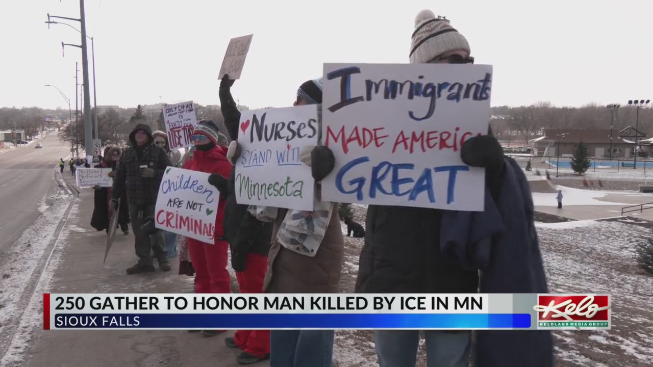 250 in SF gather to honor man killed by ICE in MN