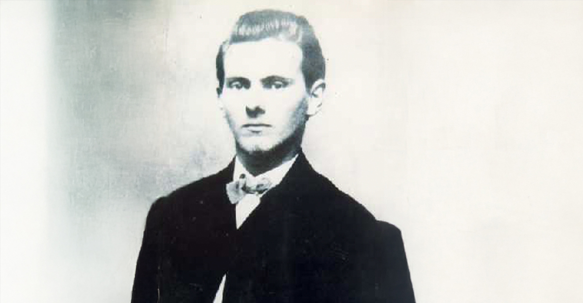 Jesse James and his gang rode into Minnesota looking to score big, but ...