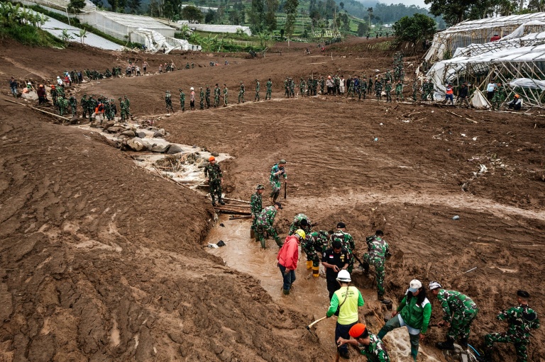Indonesia landslide death toll rises to 17, dozens missing<br><br>
