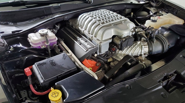 Transverse VS longitudinal engines: What's the difference, and which is ...