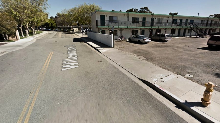 Officer stabbed in eye by suspect in Ventura County, prosecutors say<br><br>