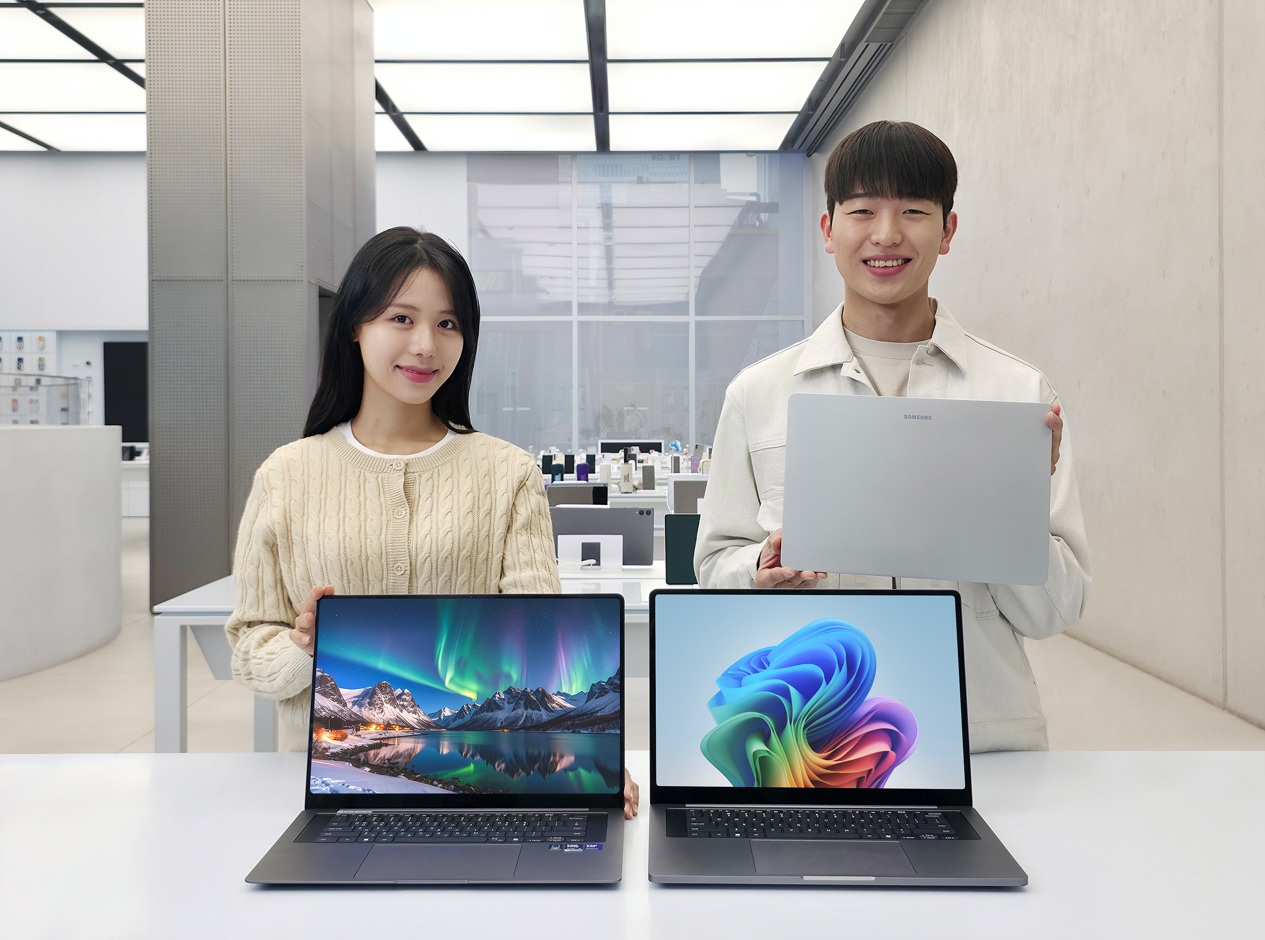 삼성·LG, 프리미엄 AI 노트북 나란히 출시
