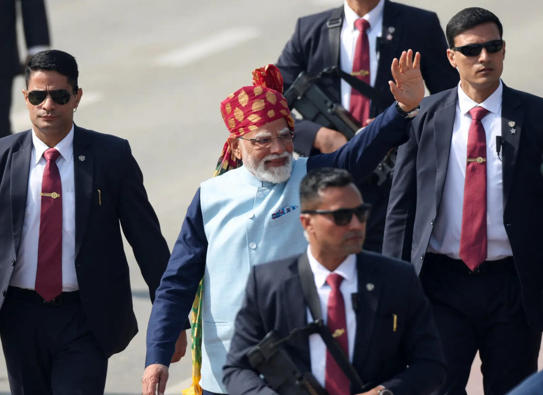 Republic Day parade: From golden motif turban to traditional cap of ...