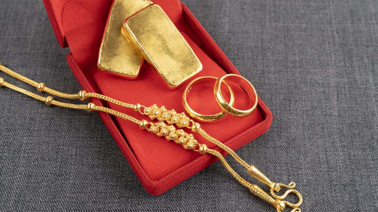 Gold price rises again on Republic Day: Check 22K, 24K rates in your city