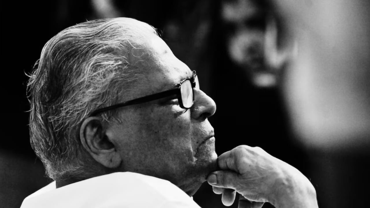 Conferring Padma award for VS Achuthanandan puts CPM in a fix