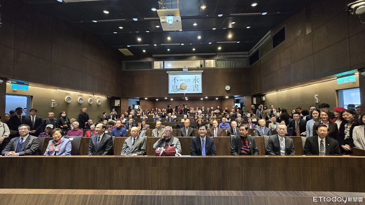 楊進添新書發表歷任外長大集合　朱立倫自嘲「立委都是做壞事」