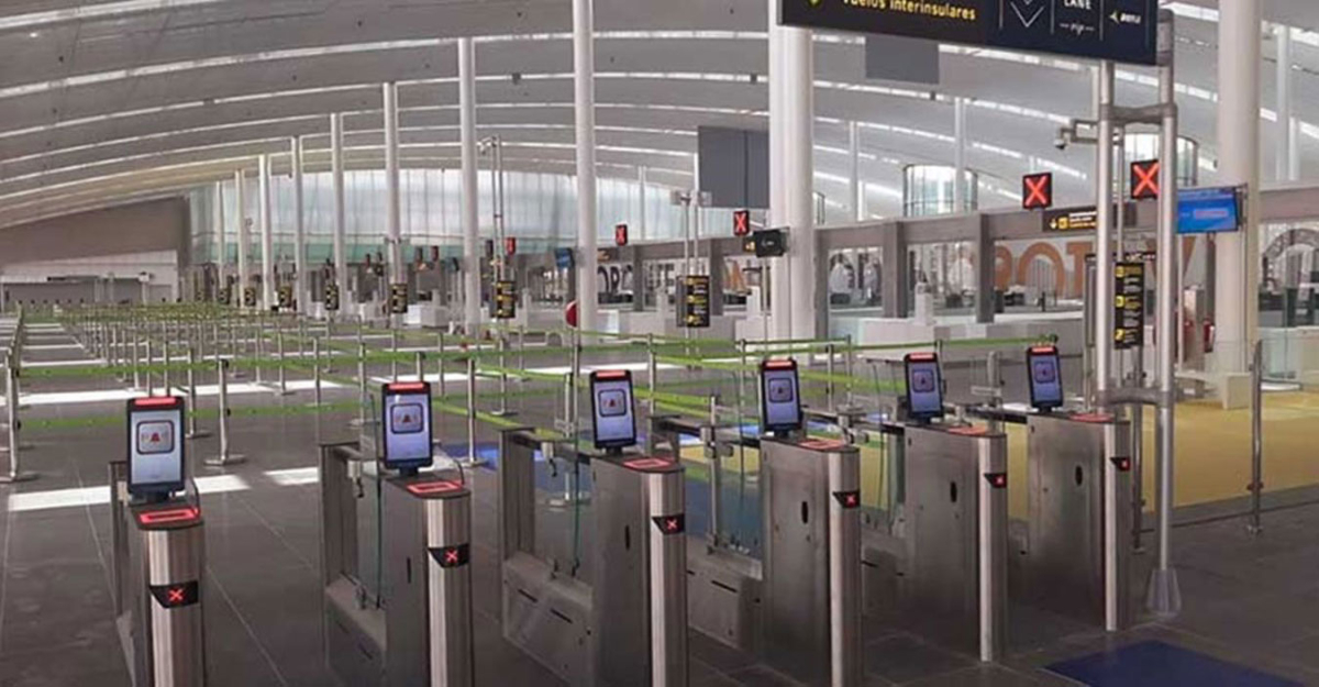 Người phụ nữ qua đời trước giờ khởi hành, chồng vẫn cố đưa lên máy bay