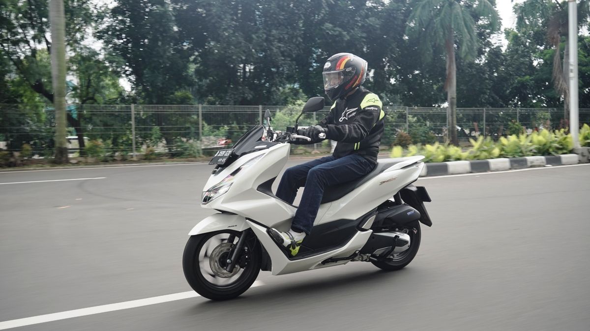 Segini konsumsi BBM Honda PCX 160, lengkap dengan spesifikasinya
