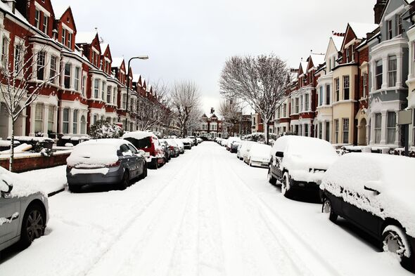 UK snow maps show exact date huge 563-mile blizzard to batter 27 ...