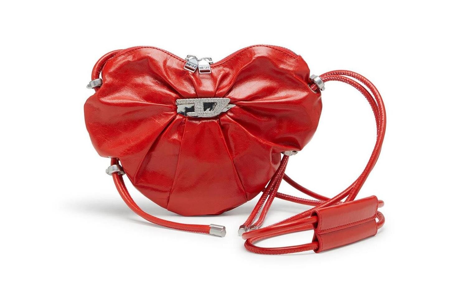 日本限定 LadyDior iPhone15pro ハート バレンタイン 赤 日本限定 LadyDior iPhone15pro ハート バレンタイン 赤 【公式通販】