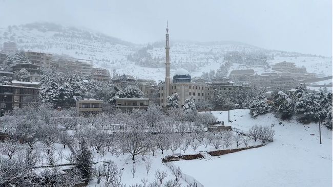Powerful snowstorm hits mountainous area of Syria