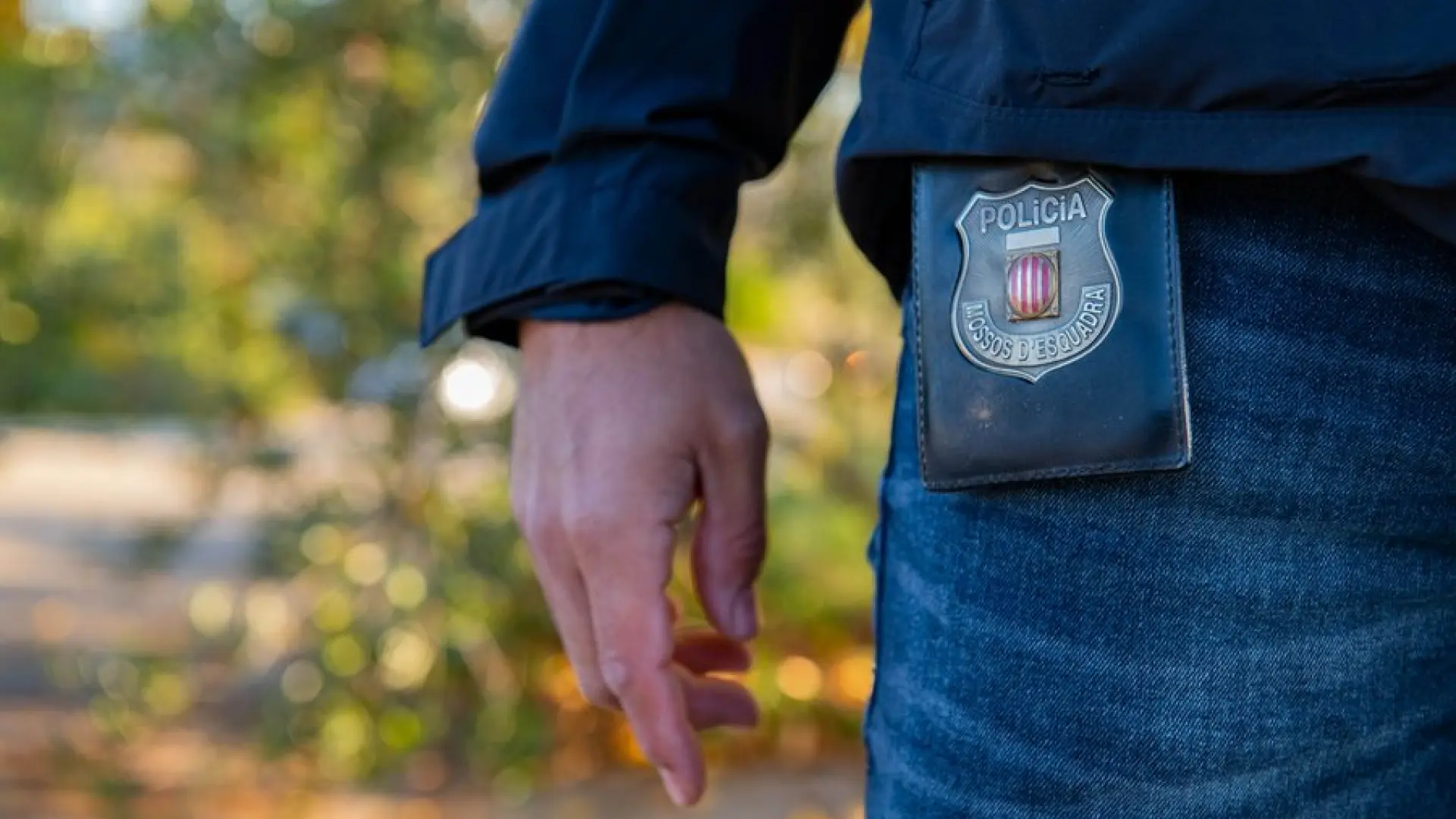Una pelea en un local de Badalona acaba con un herido por arma blanca