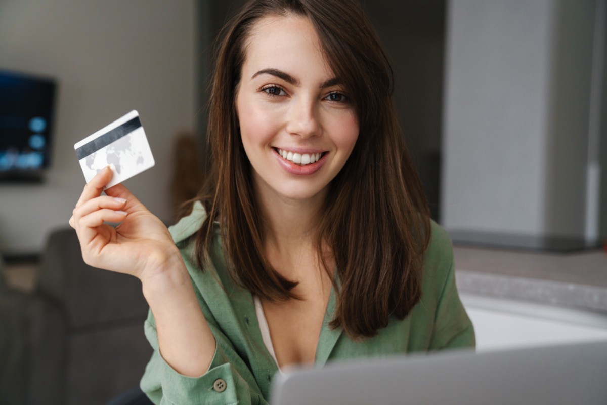 5 places you should never use your debit card and why cash is safer