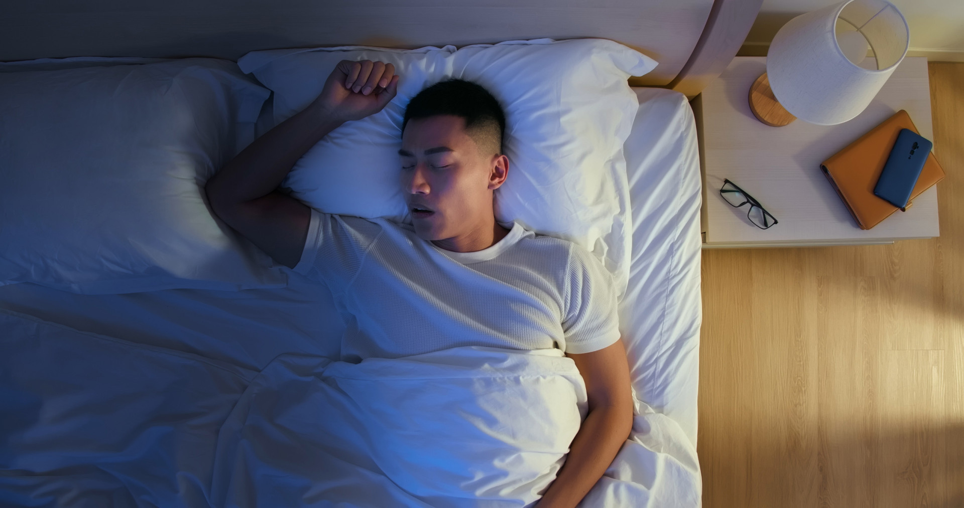 Does sleeping in during the weekend lower your health risks?