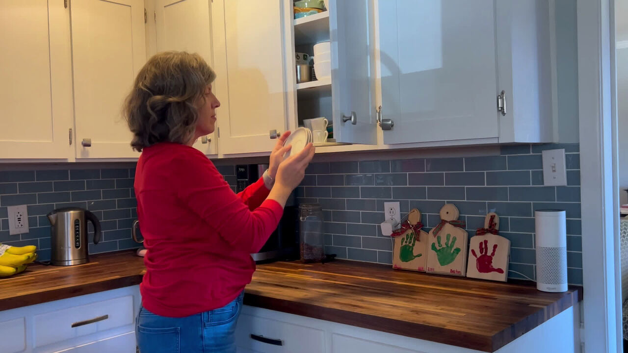 Grab 3 small plates - this living room idea is genius!