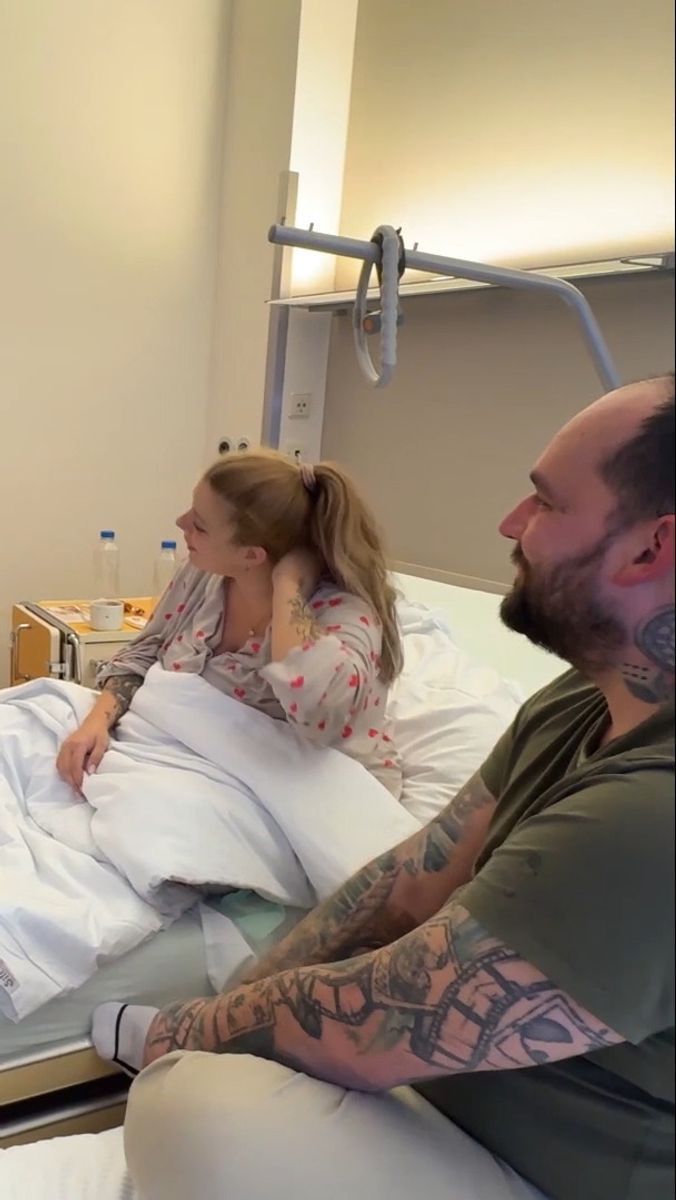 Auto statt Kreißsaal: Linda bringt Baby auf dem Beifahrersitz zur Welt