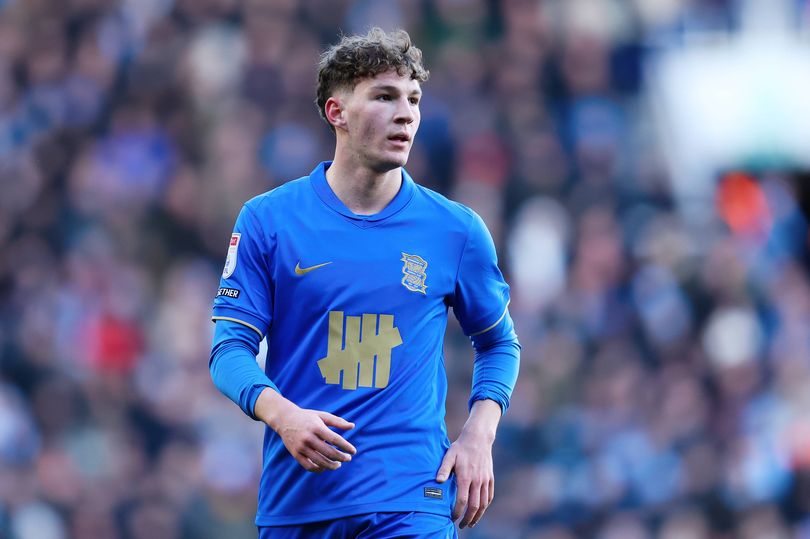 El Liverpool rescinde su préstamo en medio de una crisis de lesiones mientras surgen planes de transferencia.