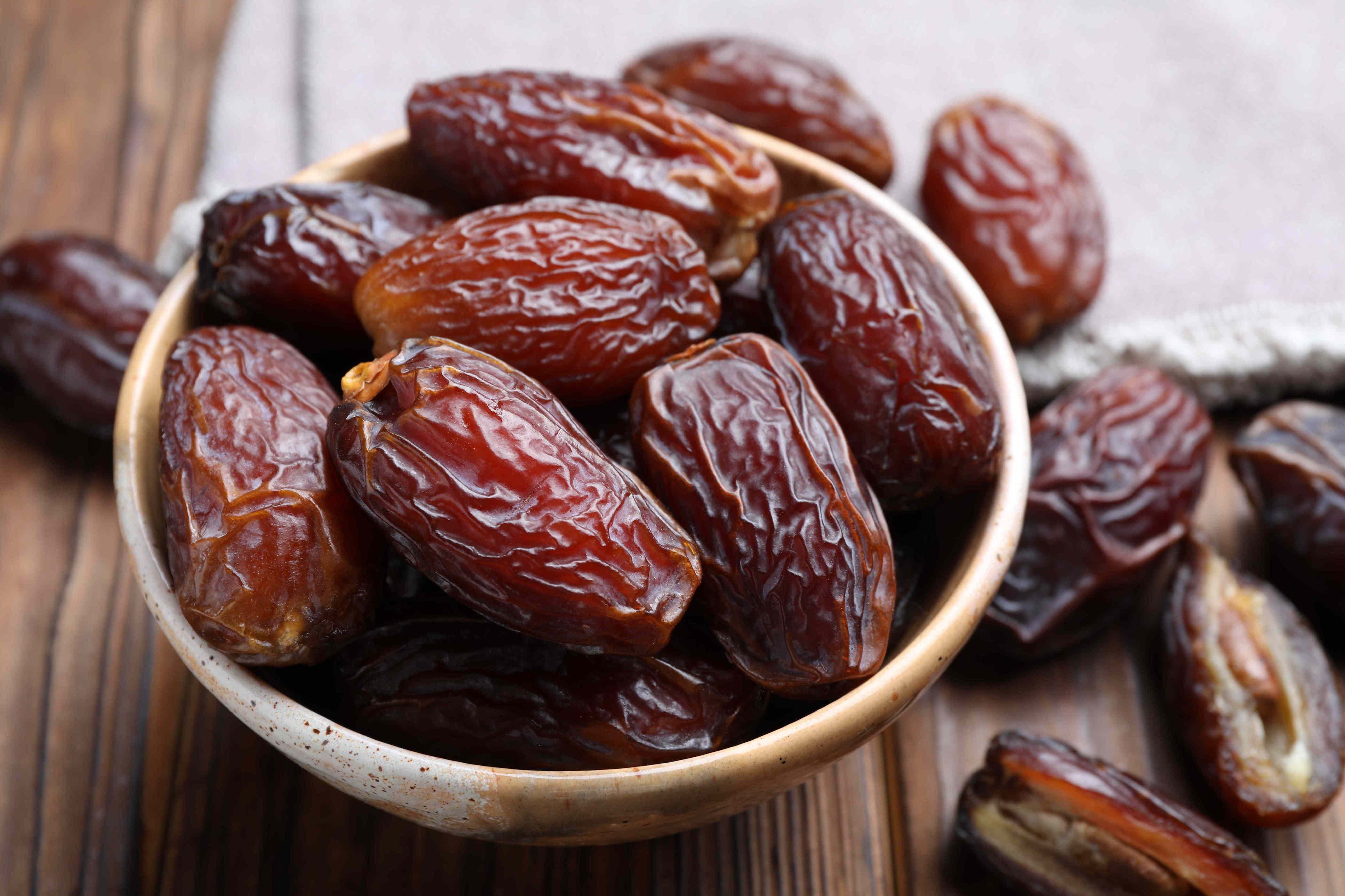 The best time to eat dates for energy and digestion