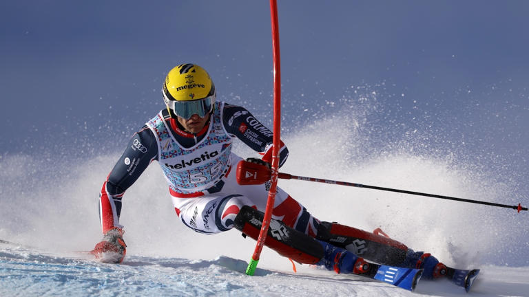 Antoine Azzolin survole le slalom Coupe d'Europe de Crans-Montana