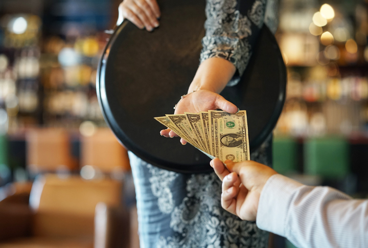 10 surprising places you shouldn't leave a tip