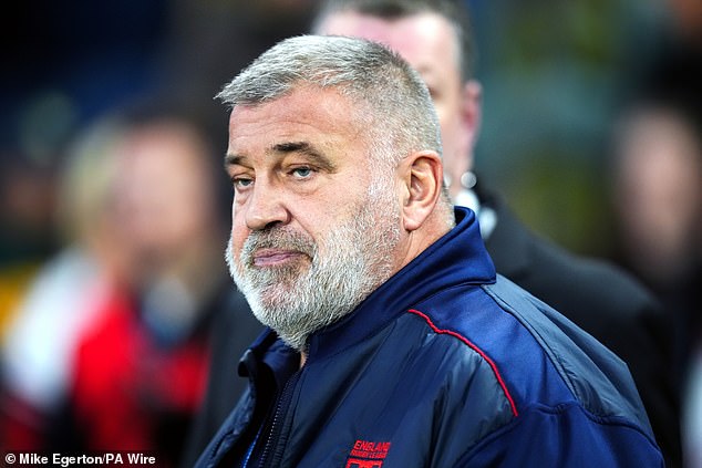 England boss Shaun Wane steps down on the eve of the Rugby League World Cup