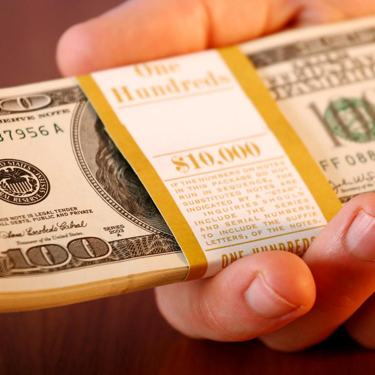 $10,000 CD vs. $10,000 money market account: Here's which could earn ...