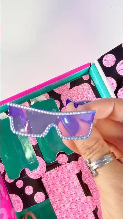 LOL Surprise OMG eye spy series unboxing: Sabrina Sky doll